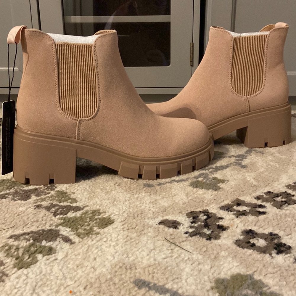 Athlefit Chelsea Boots, size 6.5